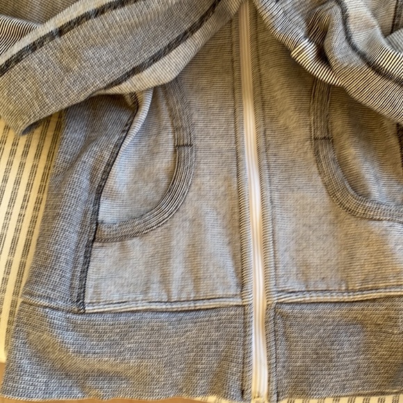 Lulu lemon navy stripe zip up - Picture 3 of 4